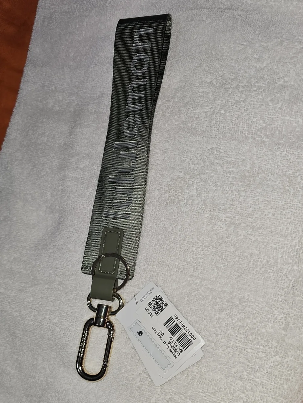 Lululemon Never Lost Keychain! Bayleaf And Light Ivory!! Nwts